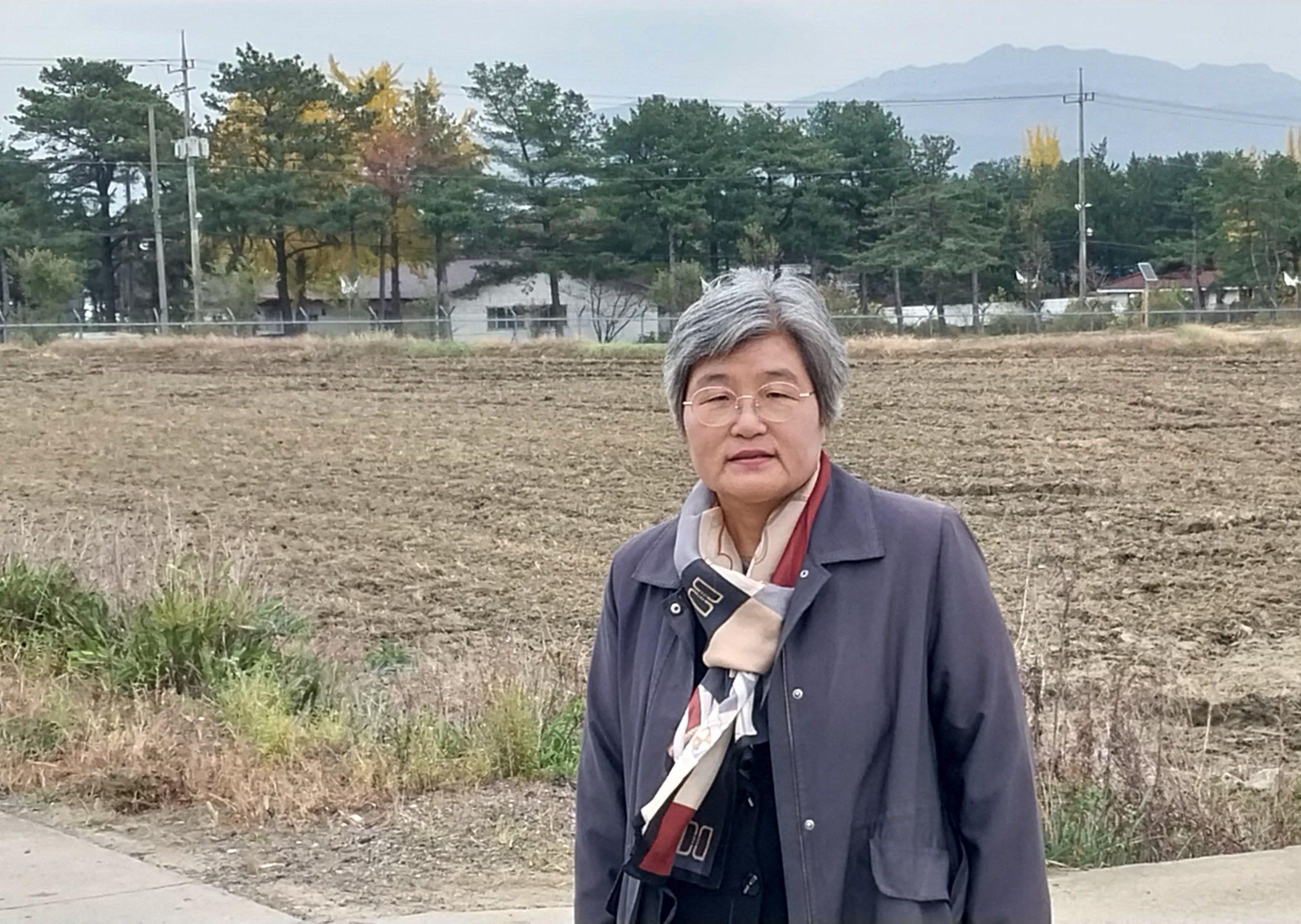 경기도의회 여성가족평생교육위원회 최순자 의원(더불어민주당, 비례)이 지난 29일 포천시 자작동 소재 옛 육군 6군단 부지 일원을 찾아 반환을 앞둔 현장 여건을 점검하고, 중장기적 관점의 도시 발전 청사진을 마련하기 위한 시민 공론화 필요성을 역설했다.